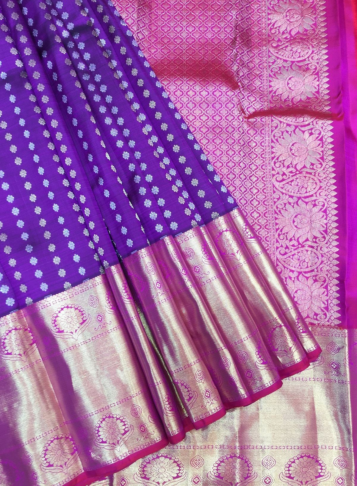 Cream colour 1 gram gold Kanchipuram wedding saree from silk saree makers.  You can buy at http://… | Wedding sarees online, Wedding saree indian,  Wedding silk saree