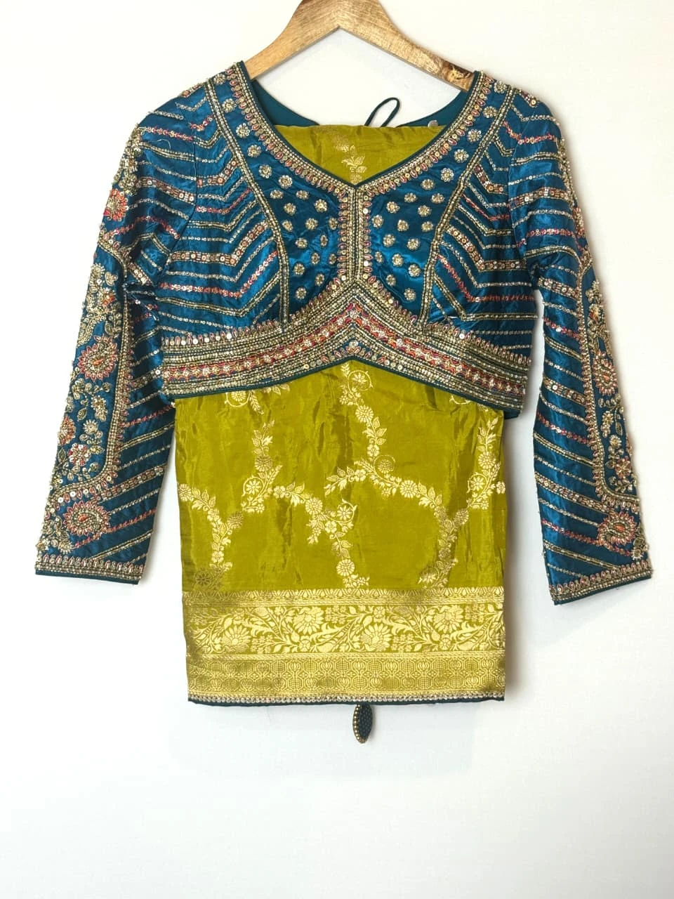 Banarasi Saree With Ready Blouse Lime Green Colour QS262292