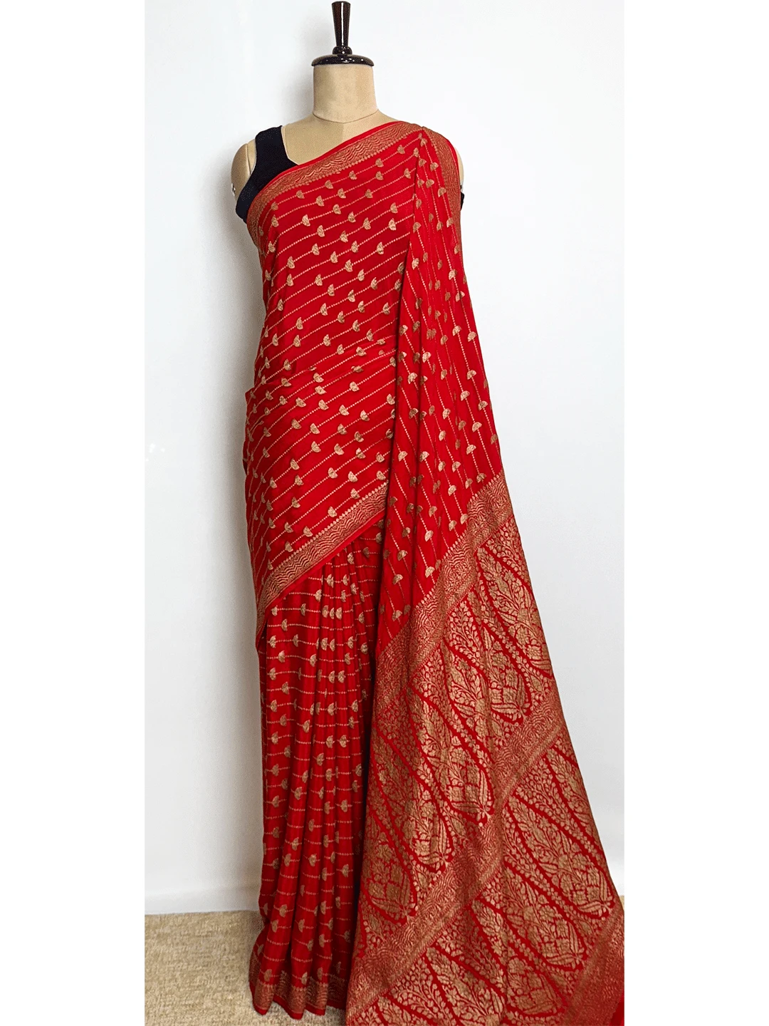 Pure Crape Georgette Saree - Red Colour - QA252902