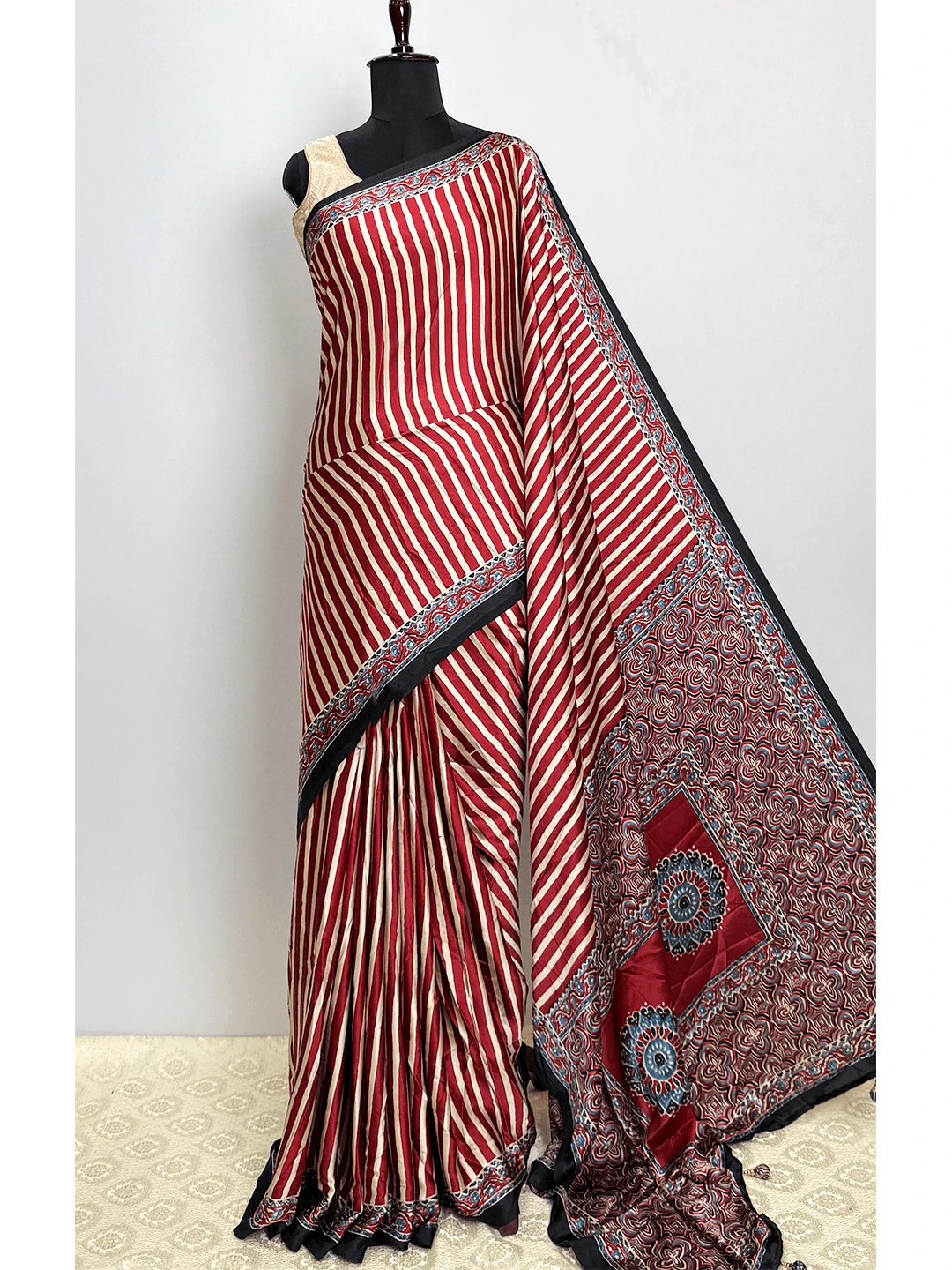 Fancy Printed Saree - Stripe Of Red & Creamy White Colour - QS221283