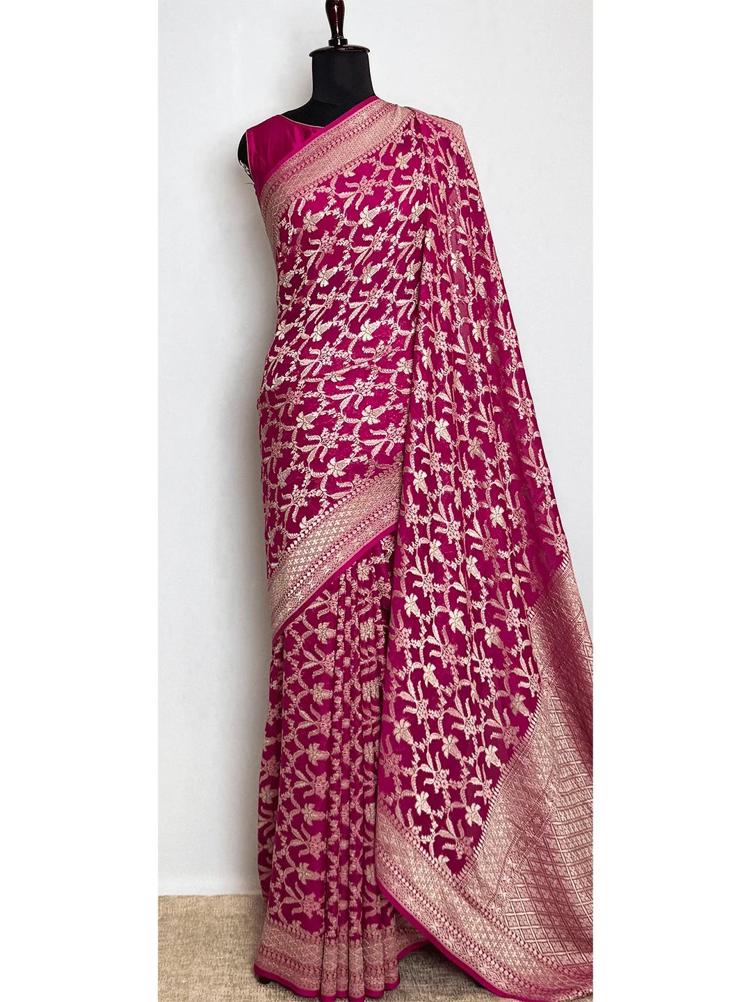 Pure Crape Georgette Saree - Pink Colour - QA228301