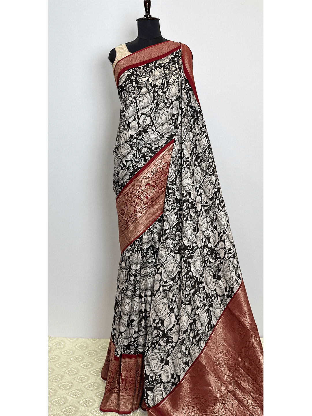 Kalamkari With Kanchi Border Saree - White With Red Border -QS217133