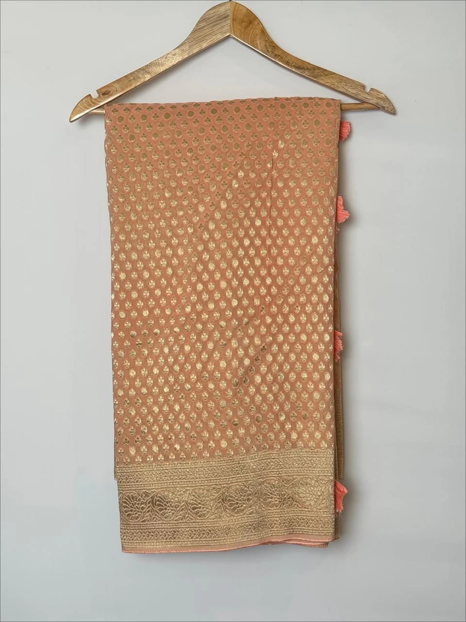 Navaratri khadhi Georgette Light Peach Saree With All-over Small Leaf Bootis Motifs