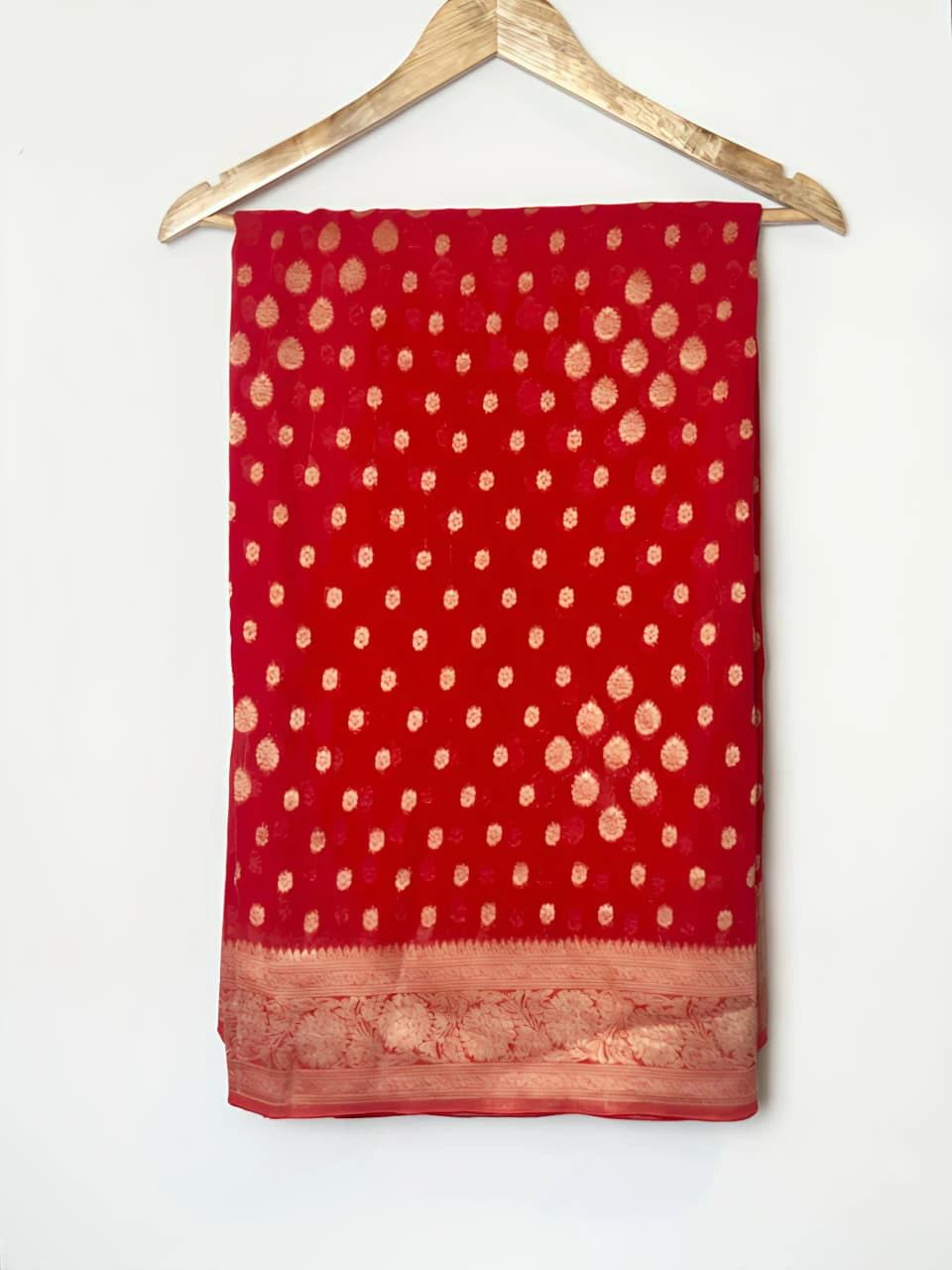 Navaratri khadhi Georgette Orange Saree With All-over Small leaf Bootis motifs QS258000