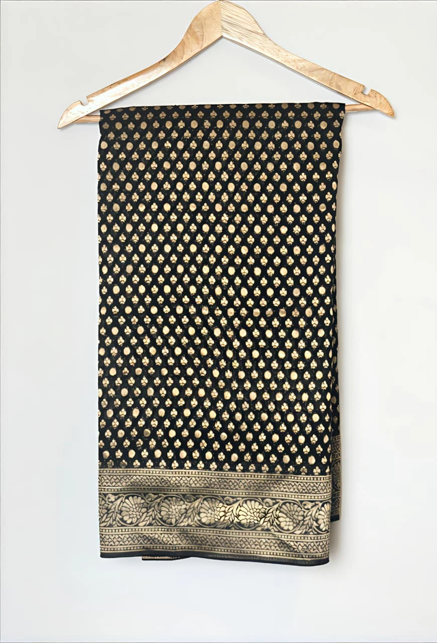 Navaratri khadhi Georgette Black Saree With All-over Small leaf Bootis motifs QS257990