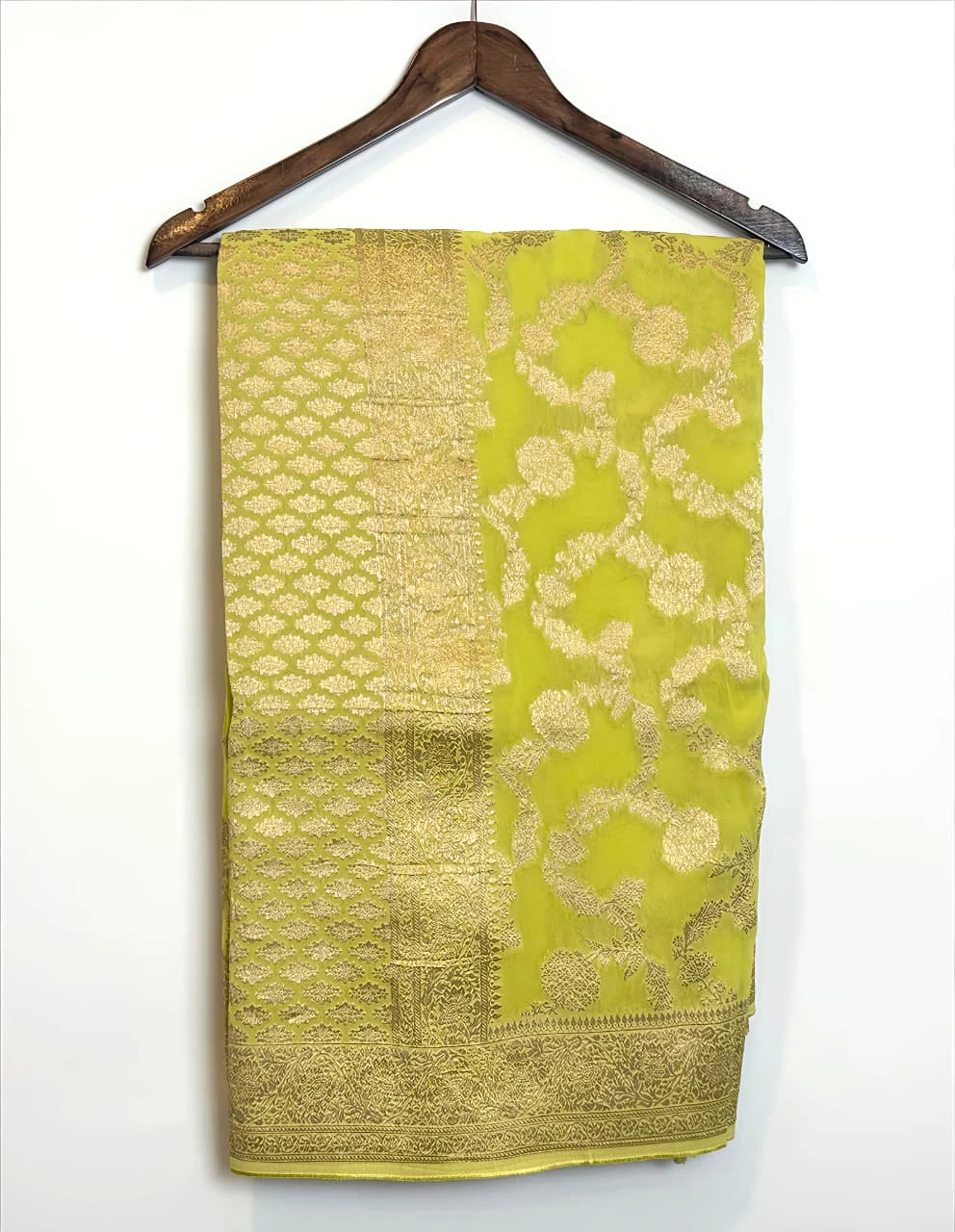 khadhi George tte Vibrant Lime Green Saree with Golden Zari QS257704